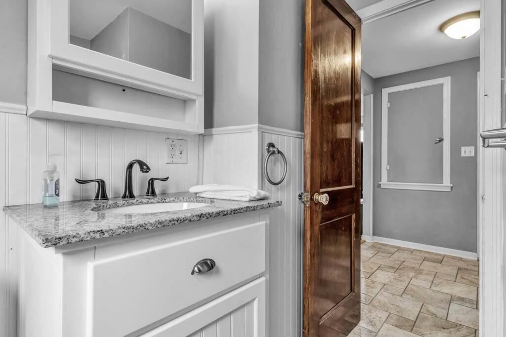 Gorgeous 2 Queen Bedroom Apartment In North Buffalo With 70 Inch Tv Exterior foto