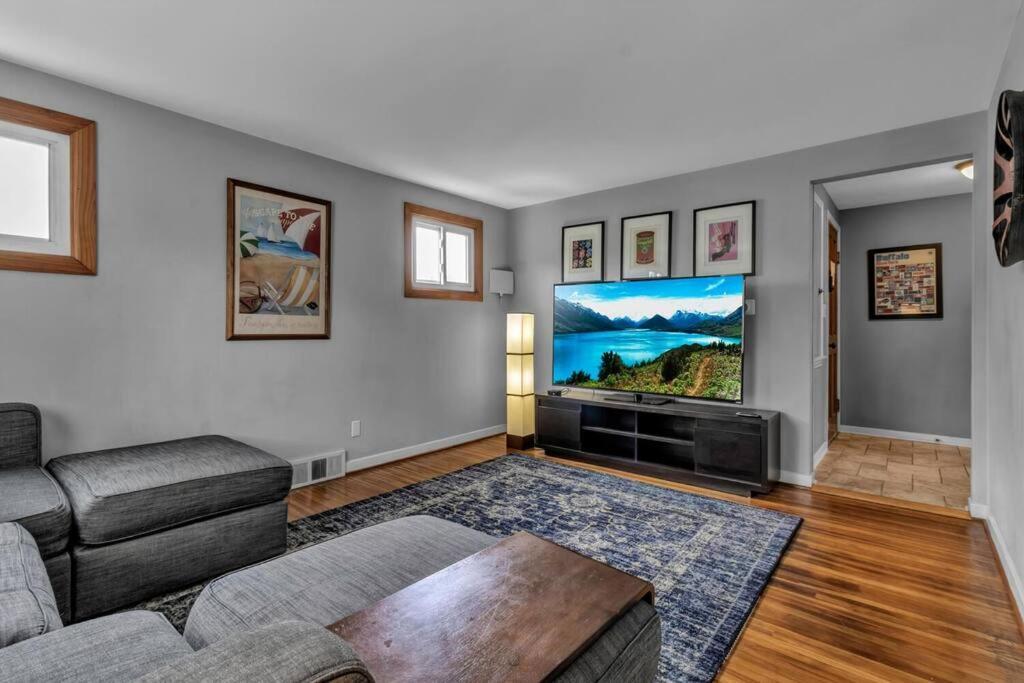 Gorgeous 2 Queen Bedroom Apartment In North Buffalo With 70 Inch Tv Exterior foto