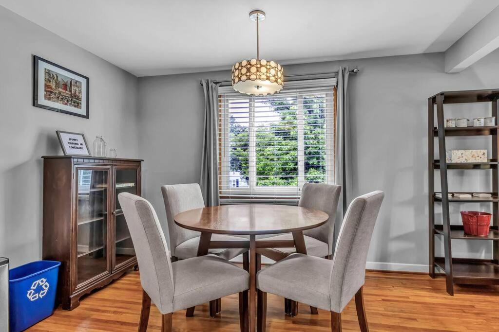 Gorgeous 2 Queen Bedroom Apartment In North Buffalo With 70 Inch Tv Exterior foto